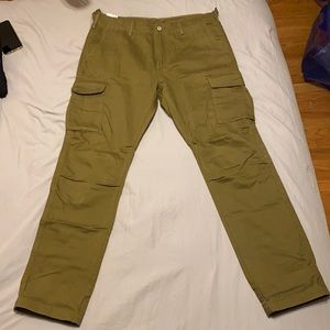 Levis Olive color khaki cargo pants